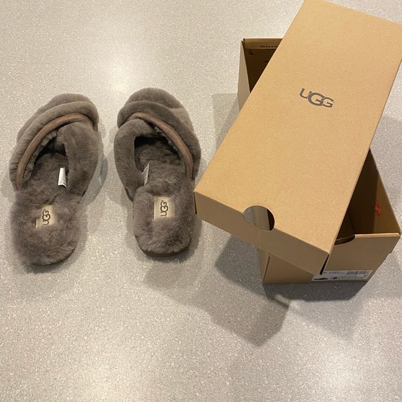 NEW UGG Abela Women’s Slippers - Picture 3 of 16